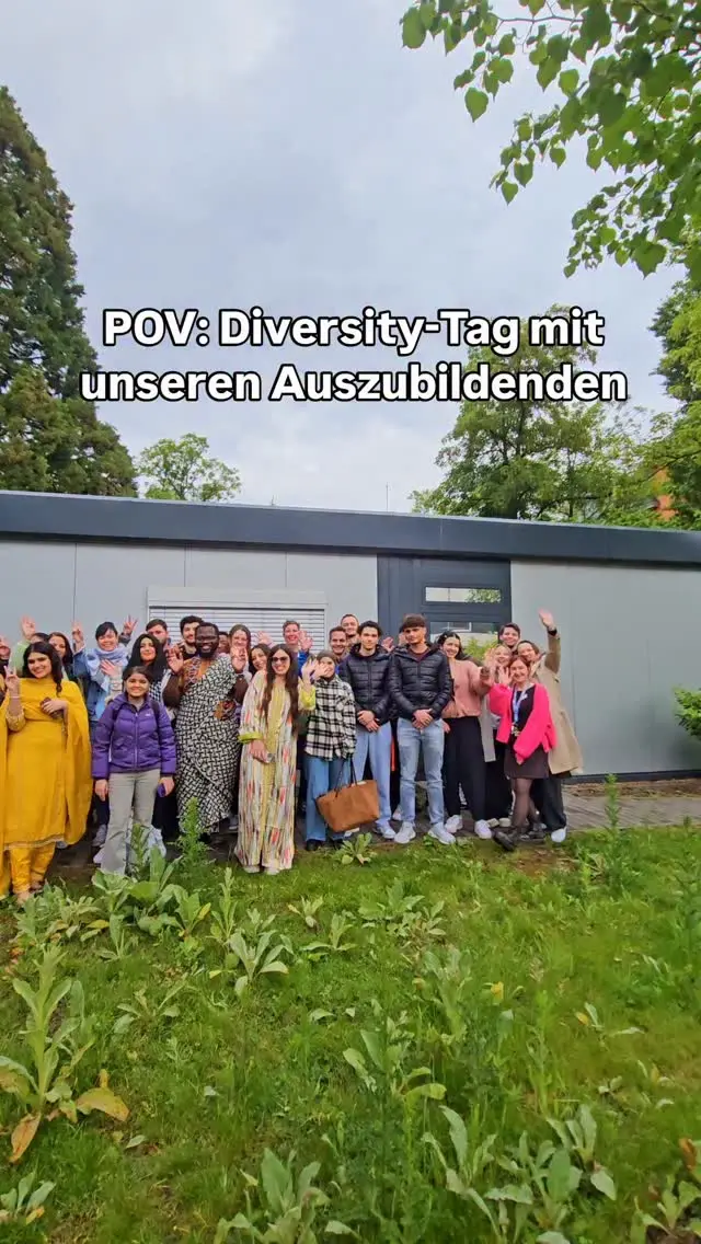 Gestern feierten wir in unserer Akademie für Pflegeberufe den Deutschen Diversity-Tag! 🙌🌍💛

Im Programm: ein bewegender Dokumentarfilm zum Thema Rassismus, wichtige Informationen zu Sexismus am Arbeitsplatz und ein spannendes Diversity‑Quiz. Im „Kulturen‑Café“ gab es einen bunten Mix an leckeren mitgebrachten Speisen — von Beignets soufflés über Baklava bis zur Laugenbrezel! Vielen Dank an Frau Zilles für die tolle Organisation des Tages und an alle Auszubildenden, die sich am großartigen Buffet beteiligt, den Tag für neue Eindrücke genutzt und gemeinsam Vielfalt gefeiert haben. 

#ddt26 #diversitytag #pflege #ausbildung #köln