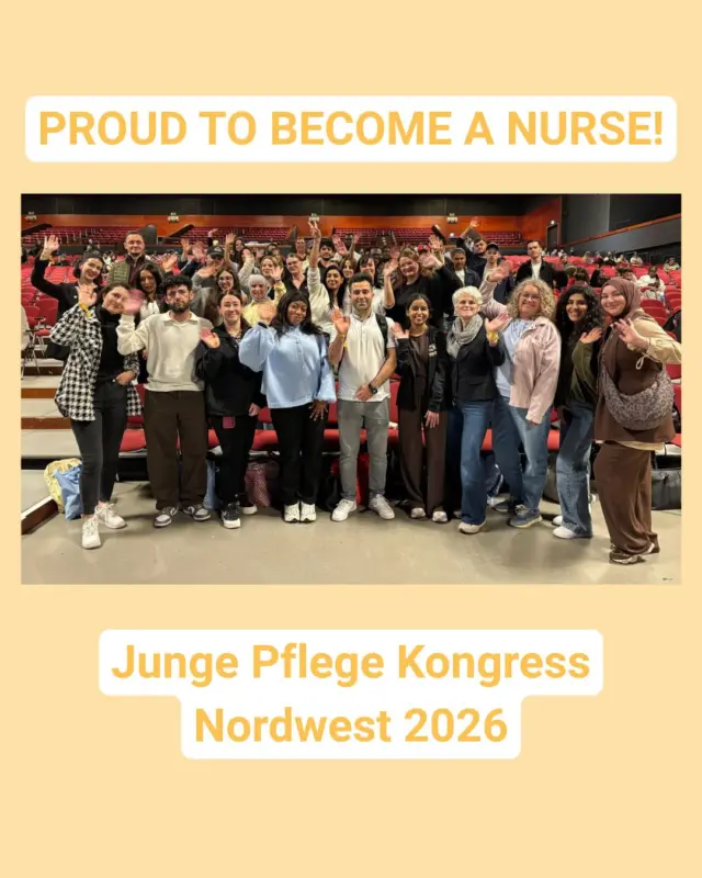 Gestern ging es für unsere Azubis und Dozent*innen zum Pflegekongress der @jungepflege_nw nach Bochum. 🚍
Mit dem Bus angereist, gab es den Tag über interessante Einblicke zu sammeln, Neues zu lernen und spannenden Austausch über Themen wie Empowerment und die Stärkung des Berufsstolzes als Pflegende.
Auch unsere Dozent*innen waren voller Begeisterung – und gingen mit neuen (Klebe-)Tattoos nach Hause! 🫀🫶
#JPKNW26 #pflege #dbfk #ausbildung